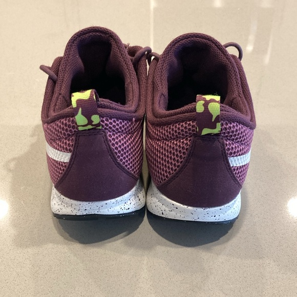 Nike TRAINERENDOR Merlot Low Textile Trainer - Picture 3 of 7